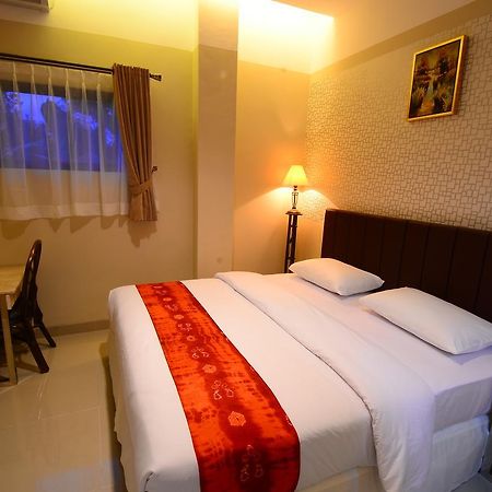 Queen City Hotel Banjarmasin Banjarmasin  Exterior photo