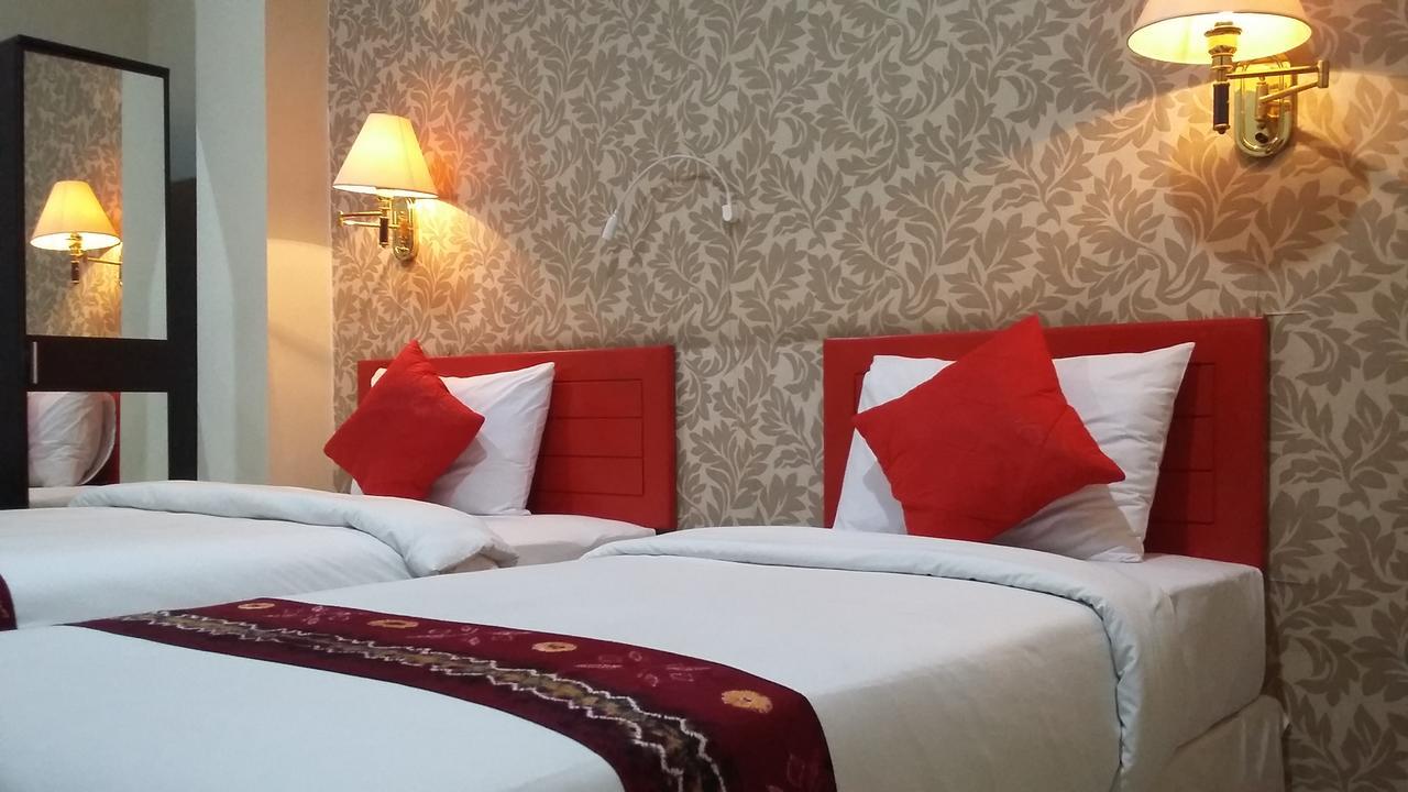 Queen City Hotel Banjarmasin Banjarmasin  Exterior photo